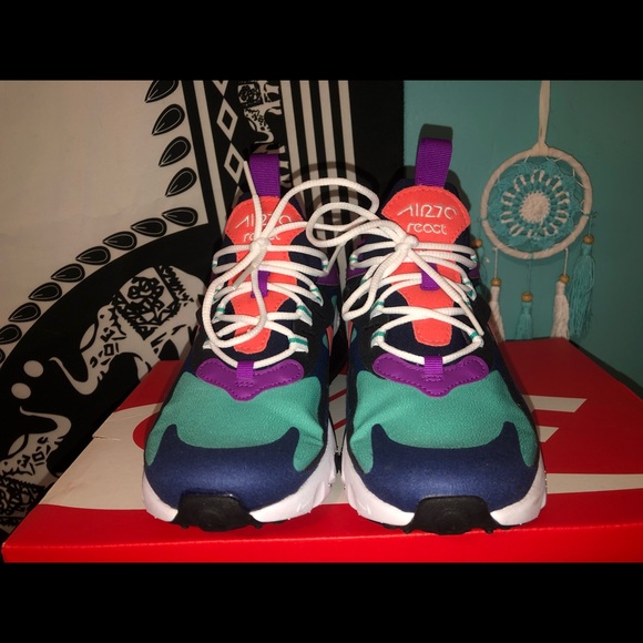 Nike Air Max 270 React Sneakers - Picture 4 of 5